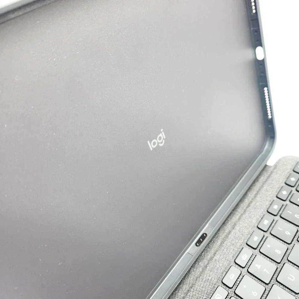 Logitech Combo Touch iPad 10th Gen Keyboard Case Backlit Trackpad Oxford Gray